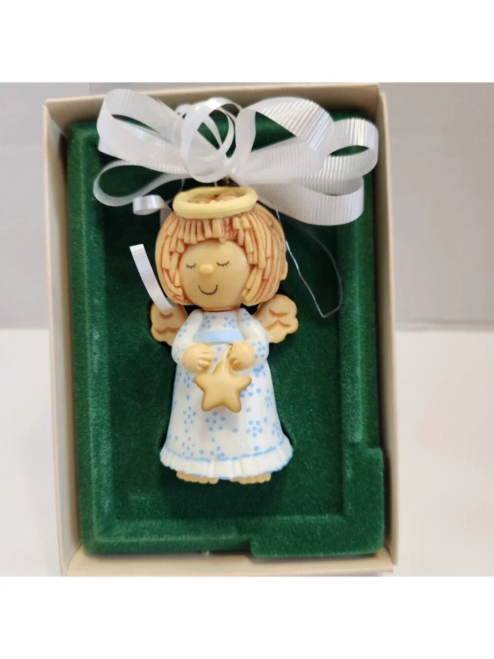 1978 Hallmark Keepsake Ornament Ceramic Christmas Angel with Star In Original Bx